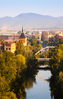 pampelune avec pont sur la riviere arga 1 1
