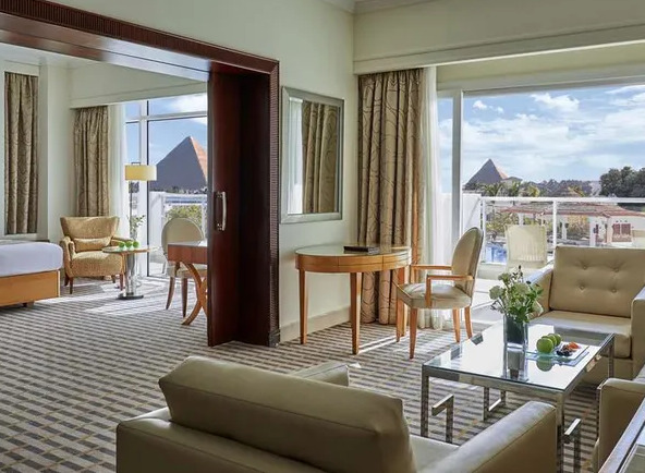 Cairo Pyramids – Steigenberger Hotel