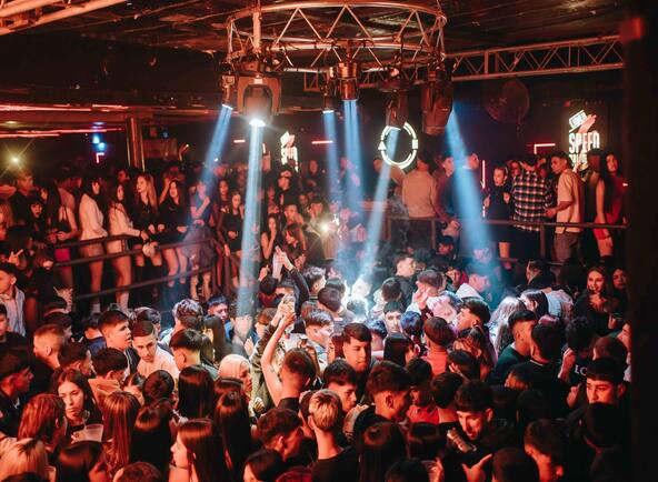 VELVET CLUB https images.app .goo .gl vK9hFmwGaQhQi4ij8