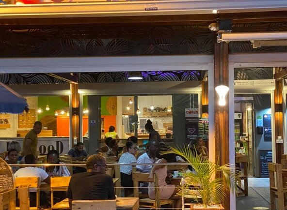 LA PETITE MAISON https share.google images By7sLIX7a0qlClWVE