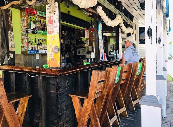 Rum Runners Bar Grill https share.google images qd03lQ1tdlR2GtNne