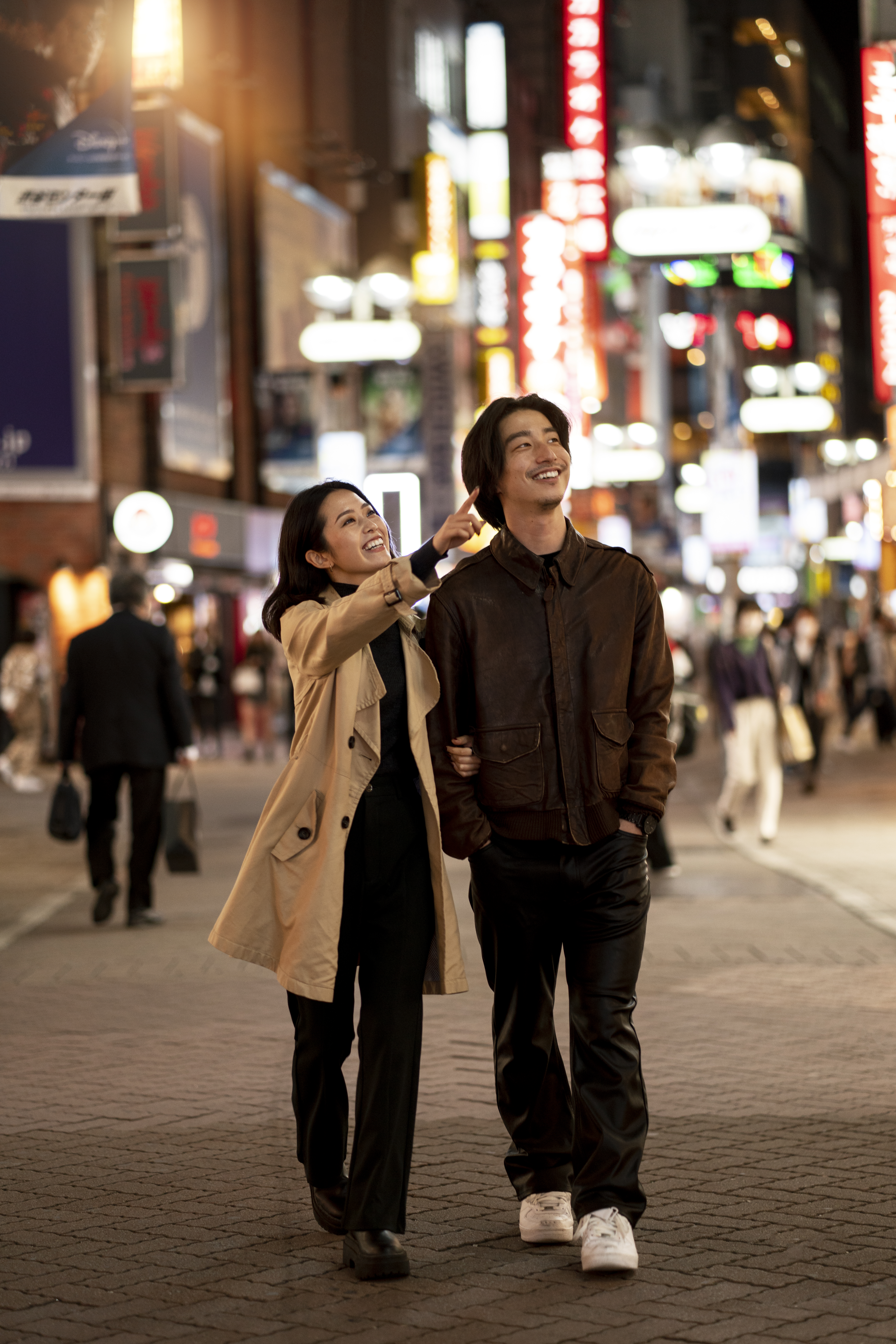 couple-ayant-un-rendez-vous-la-nuit