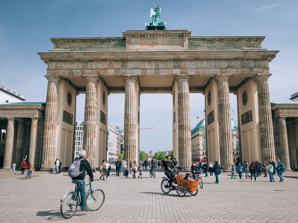 yoav aziz kTnIeg24W Q unsplash